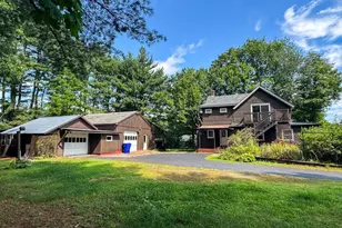 54 Fairview St E, Greenfield, MA 01301 - Photo 3
