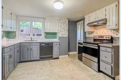 54 Fairview Street E, Greenfield, MA 01301 - Photo 13