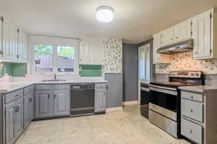 54 Fairview St E, Greenfield, MA 01301 - Photo 13