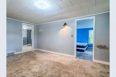 54 Fairview Street E, Greenfield, MA 01301 - Photo 9