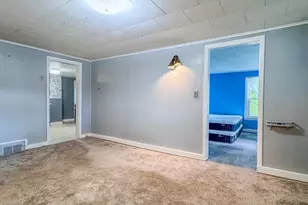 54 Fairview St E, Greenfield, MA 01301 - Photo 9