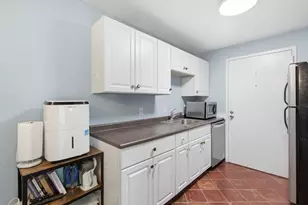 9 Village Hill Ln, Natick, MA 01760 - Photo 3