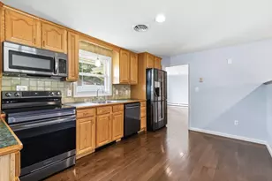 35 Dandy Rd, Brockton, MA 02302 - Photo 9