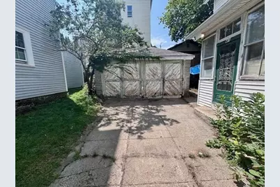 41 Mount Vernon St, Lowell, MA 01854 - Photo 3
