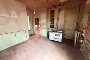 41 Mt Vernon St, Lowell, MA 01854 - Photo 13
