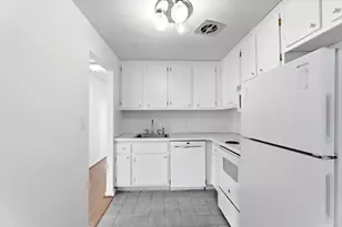 1 Colonial Dr, Andover, MA 01810 - Photo 5