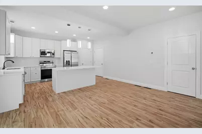 24 Medford St, Springfield, MA 01107 - Photo 13