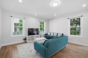 24 Medford St, Springfield, MA 01107 - Photo 5