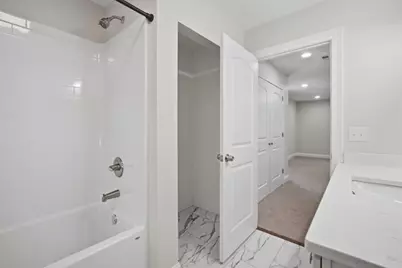 24 Medford St, Springfield, MA 01107 - Photo 25