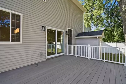 24 Medford St, Springfield, MA 01107 - Photo 31
