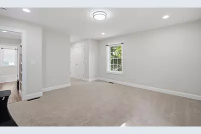 24 Medford St, Springfield, MA 01107 - Photo 23