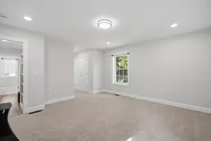 24 Medford St, Springfield, MA 01107 - Photo 23