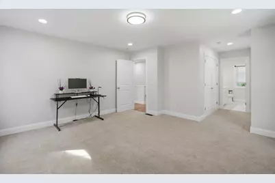 24 Medford St, Springfield, MA 01107 - Photo 21