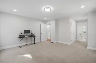 24 Medford St, Springfield, MA 01107 - Photo 21