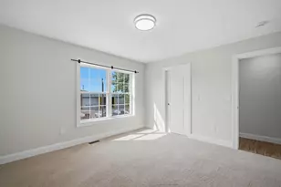 24 Medford St, Springfield, MA 01107 - Photo 17