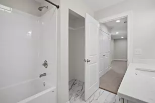 24 Medford St, Springfield, MA 01107 - Photo 25