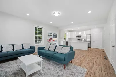 24 Medford St, Springfield, MA 01107 - Photo 7