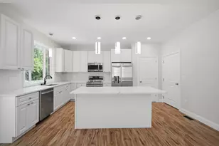 24 Medford St, Springfield, MA 01107 - Photo 9