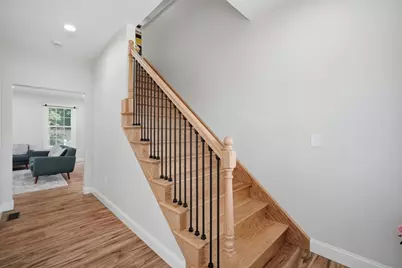 24 Medford St, Springfield, MA 01107 - Photo 3