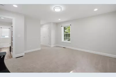 24 Medford St, Springfield, MA 01107 - Photo 23