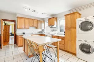 21 Washburn Ave, Cambridge, MA 02140 - Photo 7