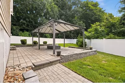 10 Hunter Dr, Newburyport, MA 01950 - Photo 33