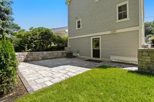 613 Grove St, Newton, MA 02462 - Photo 13