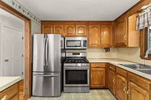 360 W Washington St, Hanson, MA 02341 - Photo 13