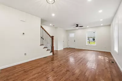 44-42 Gilbert Ave, Springfield, MA 01119 - Photo 7