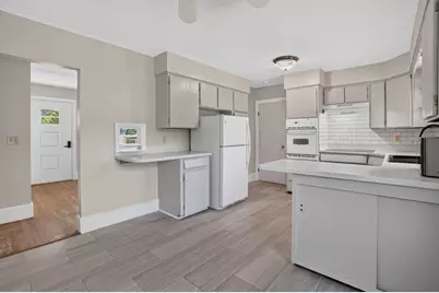 221 Rochambeau St, New Bedford, MA 02745 - Photo 5