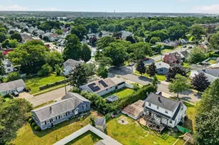 221 Rochambeau St, New Bedford, MA 02745 - Photo 33
