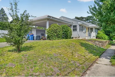 221 Rochambeau St, New Bedford, MA 02745 - Photo 3