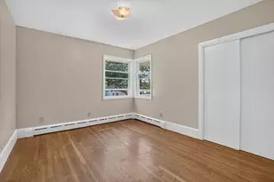 221 Rochambeau St, New Bedford, MA 02745 - Photo 17