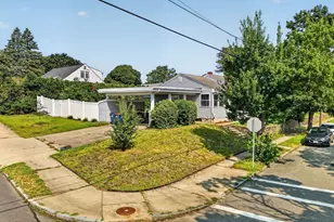 221 Rochambeau St, New Bedford, MA 02745 - Photo 35