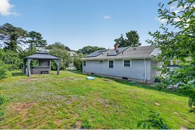 221 Rochambeau St, New Bedford, MA 02745 - Photo 29