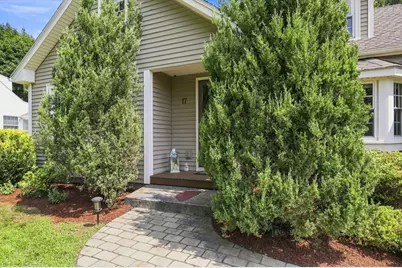 17 Savoy Ave, East Longmeadow, MA 01028 - Photo 5