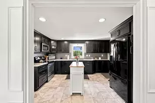17 Savoy Ave, East Longmeadow, MA 01028 - Photo 21