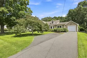 17 Savoy Ave, East Longmeadow, MA 01028 - Photo 3
