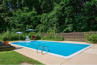 93 Arch St, Northampton, MA 01053 - Photo 33