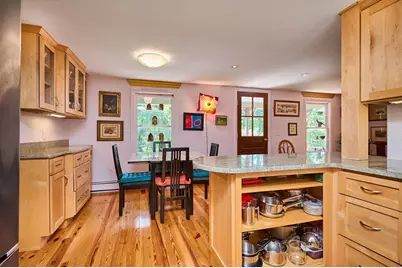 93 Arch St, Northampton, MA 01053 - Photo 9