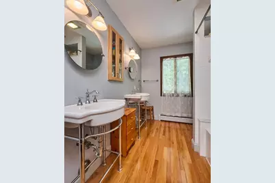 93 Arch St, Northampton, MA 01053 - Photo 21