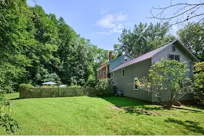 93 Arch St, Northampton, MA 01053 - Photo 35