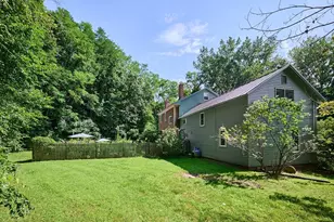 93 Arch St, Northampton, MA 01053 - Photo 35