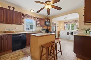 9 Arlington St, Woburn, MA 01801 - Photo 7
