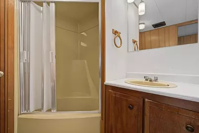 121 Mayflower Ave, Taunton, MA 02780 - Photo 17
