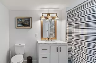 881 E First St, Boston, MA 02127 - Photo 17