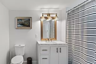 881 E 1st St, Boston, MA 02127 - Photo 17