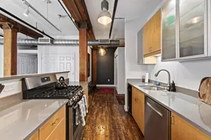 881 E First St, Boston, MA 02127 - Photo 9