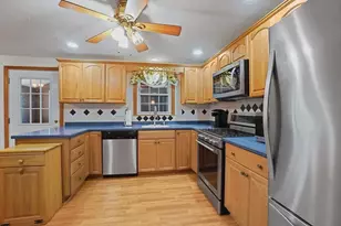 25 Jionzo Rd, Milford, MA 01757 - Photo 3
