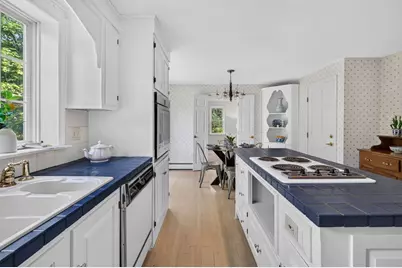 36 Woodland Rd, Andover, MA 01810 - Photo 5